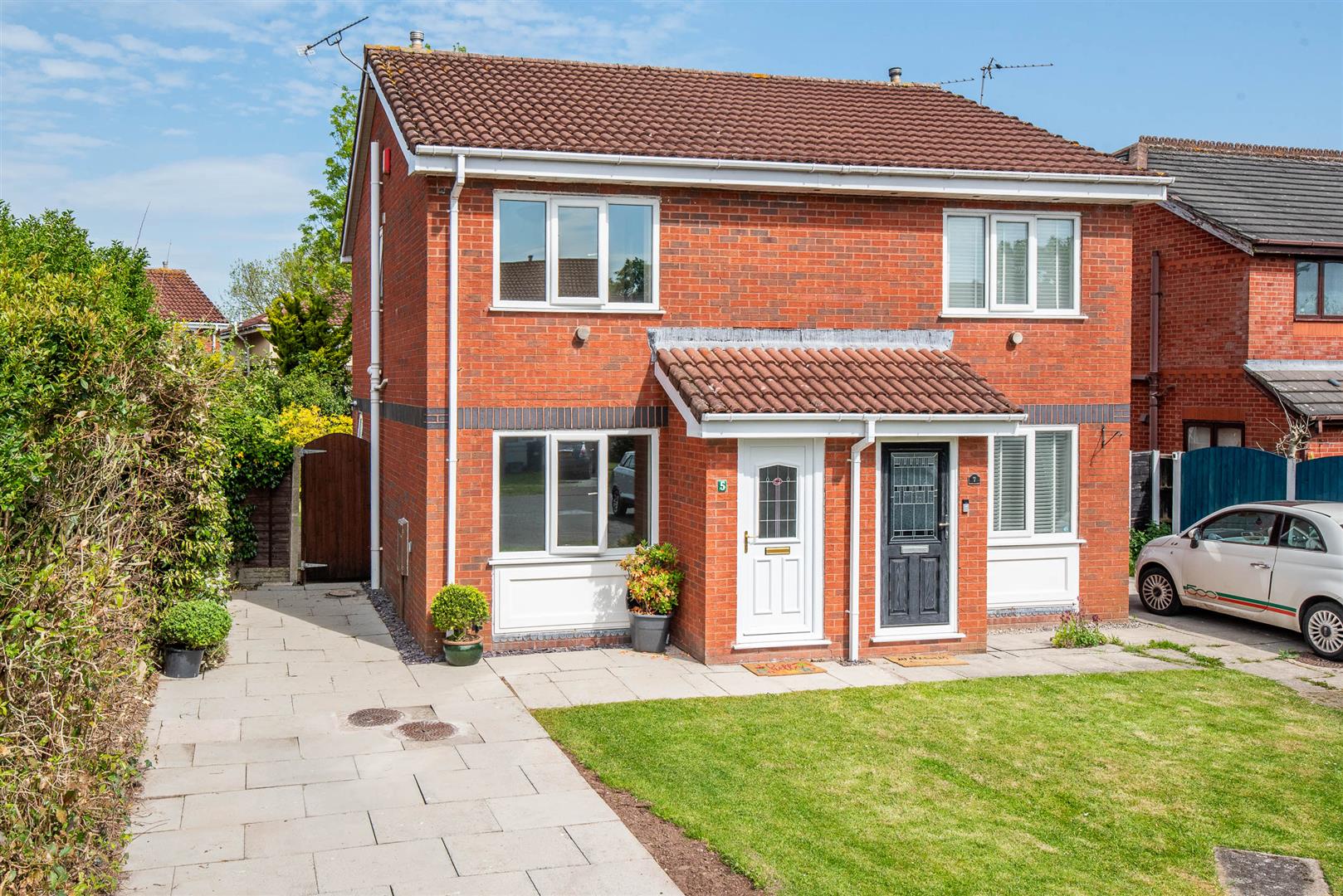 2 bed property in Aspendale Close, Preston